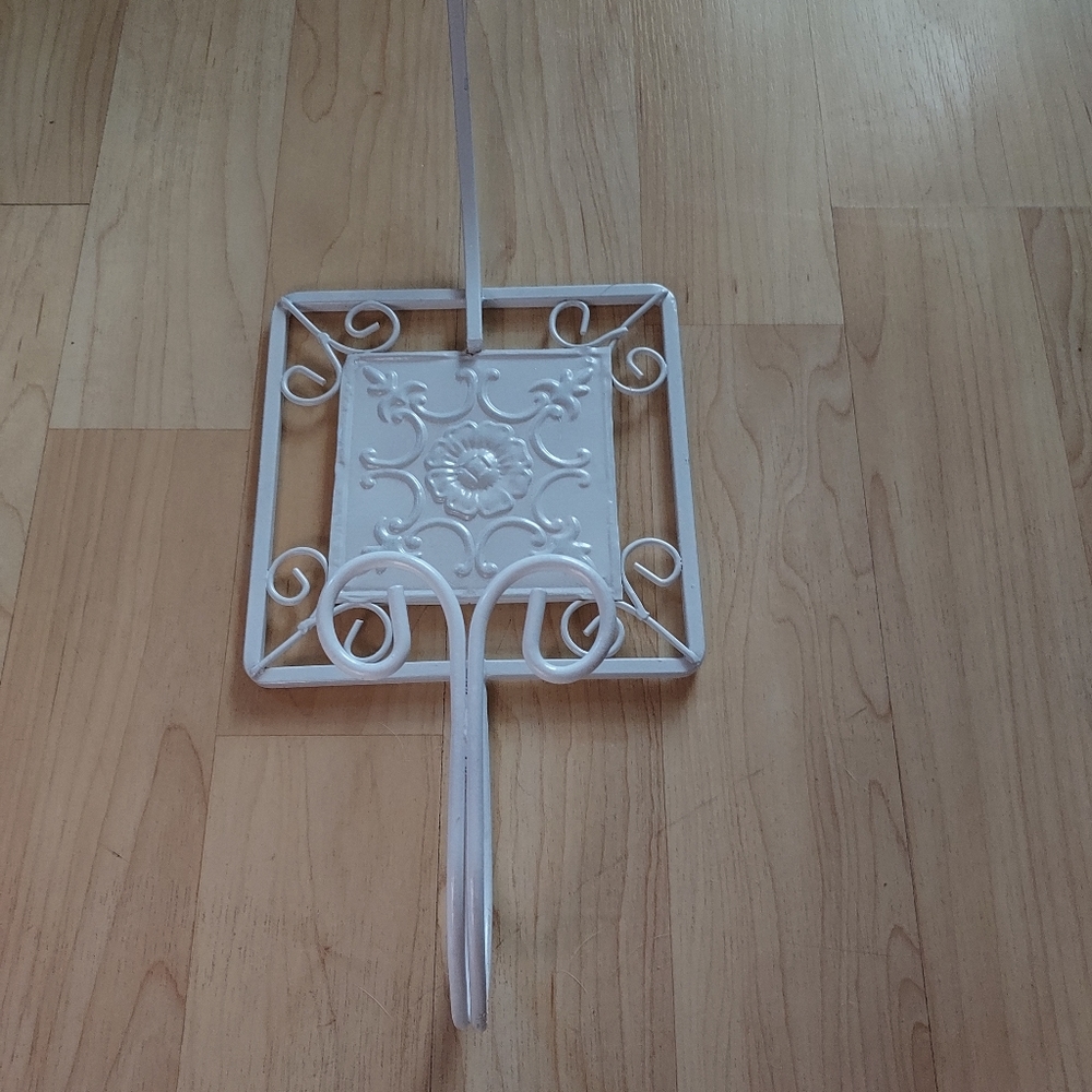 Metal coat hanger